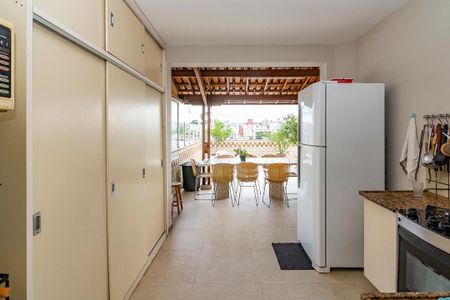 Apartamento à venda com 180m², 4 quartos e 3 vagasCozinha 2