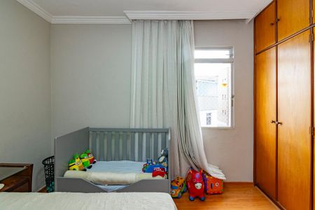 Apartamento à venda com 180m², 4 quartos e 3 vagasQuarto 2