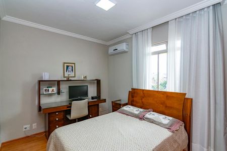 Apartamento à venda com 180m², 4 quartos e 3 vagasSuíte