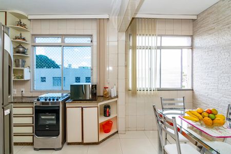 Apartamento à venda com 180m², 4 quartos e 3 vagasCozinha