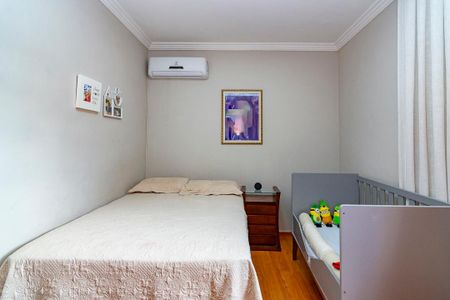 Apartamento à venda com 180m², 4 quartos e 3 vagasQuarto 2