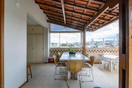 Apartamento à venda com 180m², 4 quartos e 3 vagasVaranda