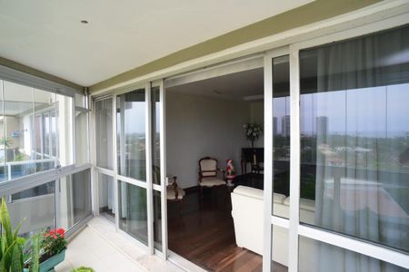 Apartamento à venda com 210m², 4 quartos e 2 vagasVaranda