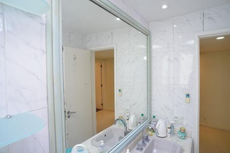 Apartamento à venda com 210m², 4 quartos e 2 vagasBanheiro Social