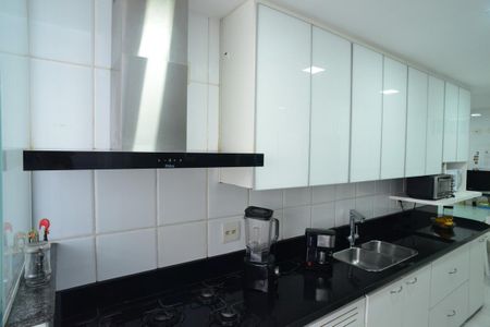 Apartamento à venda com 210m², 4 quartos e 2 vagasCozinha