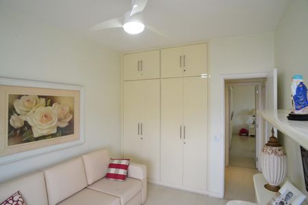 Apartamento à venda com 210m², 4 quartos e 2 vagasQuarto 2