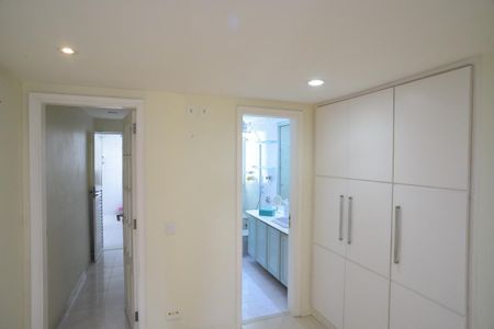 Apartamento à venda com 210m², 4 quartos e 2 vagasHall dos Quartos