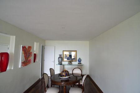 Apartamento à venda com 210m², 4 quartos e 2 vagasSala