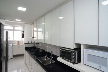Apartamento à venda com 210m², 4 quartos e 2 vagasCozinha