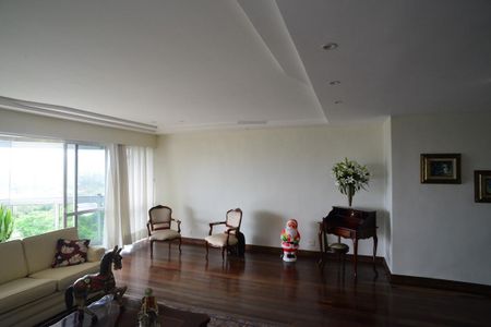 Apartamento à venda com 210m², 4 quartos e 2 vagasSala