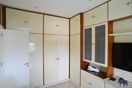 Apartamento à venda com 210m², 4 quartos e 2 vagasEscritório