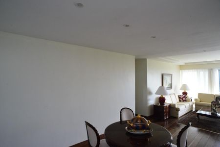 Apartamento à venda com 210m², 4 quartos e 2 vagasSala