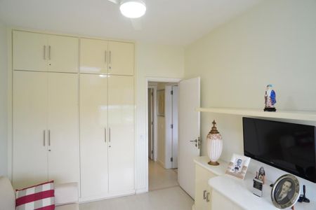 Apartamento à venda com 210m², 4 quartos e 2 vagasQuarto 2