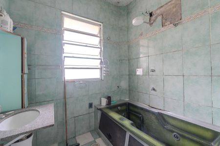 Banheiro de apartamento para alugar com 1 quarto, 74m² em Bela Vista, São Paulo