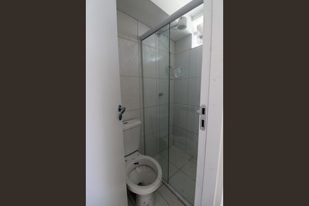 Banheiro de apartamento para alugar com 2 quartos, 40m² em Vila Dalva, São Paulo