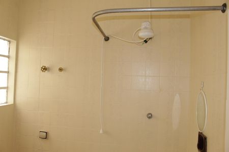 Banheiro Social de kitnet/studio para alugar com 1 quarto, 32m² em Barra Funda, São Paulo