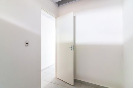 Quarto 2 de kitnet/studio para alugar com 2 quartos, 24m² em Vila Dalva, São Paulo
