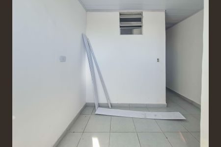 Sala/Cozinha de kitnet/studio para alugar com 2 quartos, 24m² em Vila Dalva, São Paulo