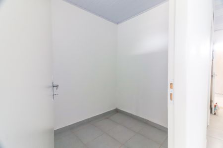 Quarto 1 de kitnet/studio para alugar com 2 quartos, 24m² em Vila Dalva, São Paulo