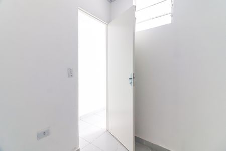 Quarto 1 de kitnet/studio para alugar com 2 quartos, 24m² em Vila Dalva, São Paulo