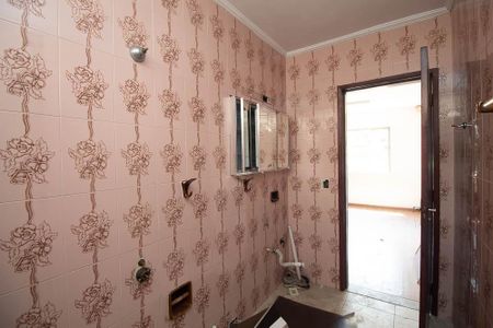 Casa para alugar com 400m², 3 quartos e 5 vagas Casa para alugar com 400m², 3 quartos e 5 vagasBanheiro 1