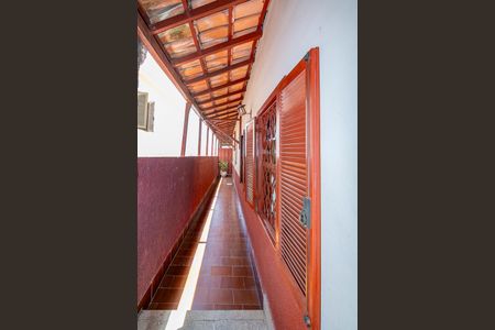 Casa à venda com 432m², 3 quartos e 2 vagas Casa à venda com 432m², 3 quartos e 2 vagasVaranda