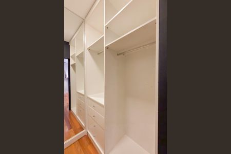 Apartamento à venda com 117m², 3 quartos e 2 vagasCloset da suíte