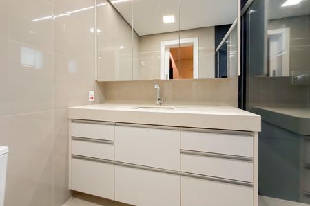 Apartamento à venda com 117m², 3 quartos e 2 vagasBanheiro da Suíte