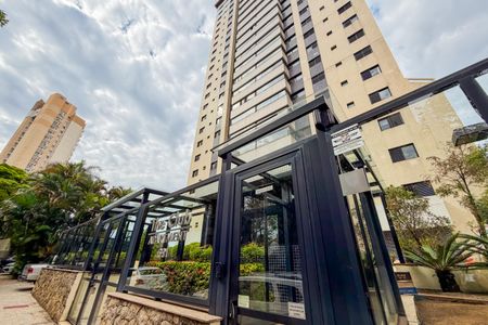 Apartamento à venda com 117m², 3 quartos e 2 vagasFachada