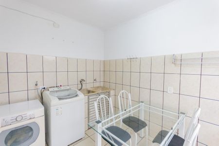 Casa à venda com 90m², 2 quartos e 1 vaga