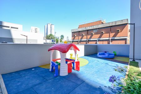 Apartamento para alugar com 37m², 2 quartos e 1 vaga Apartamento para alugar com 37m², 2 quartos e 1 vagaÁrea comum - Playground