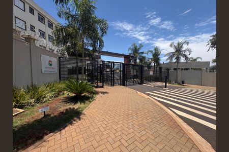 Apartamento para alugar com 42m², 2 quartos e 1 vaga Apartamento para alugar com 42m², 2 quartos e 1 vagaFachada