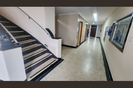 Apartamento para alugar com 40m², 1 quarto e sem vaga Apartamento para alugar com 40m², 1 quarto e sem vagaEscada