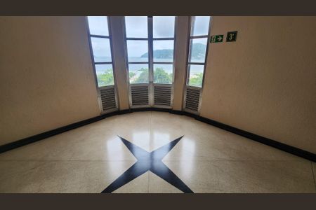 Apartamento para alugar com 40m², 1 quarto e sem vaga Apartamento para alugar com 40m², 1 quarto e sem vagaEscada