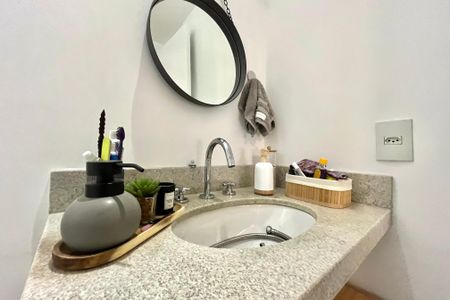 Apartamento à venda com 75m², 2 quartos e 1 vaga Apartamento à venda com 75m², 2 quartos e 1 vagaBanheiro da Suíte