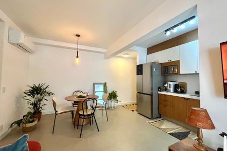 Apartamento à venda com 75m², 2 quartos e 1 vaga Apartamento à venda com 75m², 2 quartos e 1 vagaSala