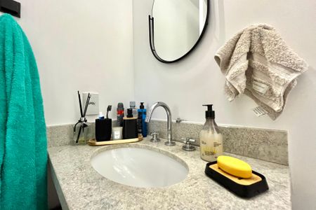 Apartamento à venda com 75m², 2 quartos e 1 vaga Apartamento à venda com 75m², 2 quartos e 1 vagaBanheiro Corredor