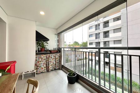 Apartamento à venda com 75m², 2 quartos e 1 vaga Apartamento à venda com 75m², 2 quartos e 1 vagaVaranda