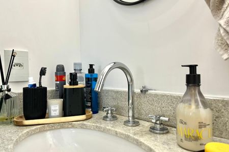 Apartamento à venda com 75m², 2 quartos e 1 vaga Apartamento à venda com 75m², 2 quartos e 1 vagaBanheiro Corredor