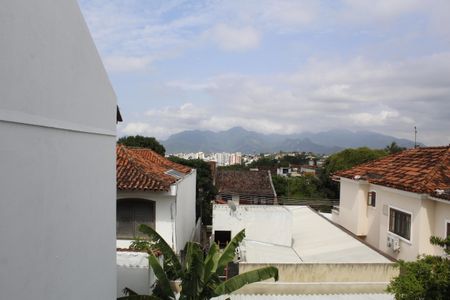 Casa de condomínio à venda com 293m², 6 quartos e 2 vagasVista da Rua