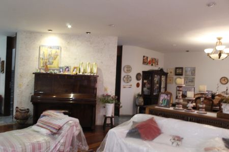 Casa de condomínio à venda com 293m², 6 quartos e 2 vagasSala