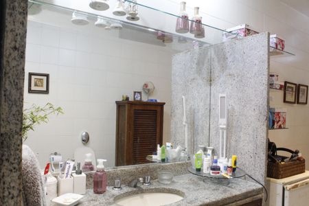 Casa de condomínio à venda com 293m², 6 quartos e 2 vagasBanheiro da Suíte