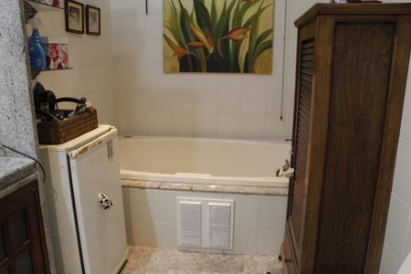 Casa de condomínio à venda com 293m², 6 quartos e 2 vagasBanheiro da Suíte