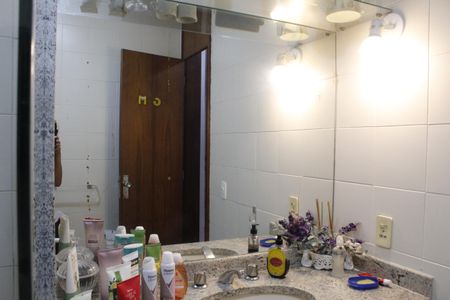 Casa de condomínio à venda com 293m², 6 quartos e 2 vagasBanheiro Social