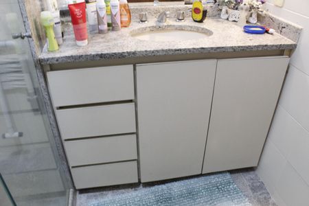 Casa de condomínio à venda com 293m², 6 quartos e 2 vagasBanheiro Social