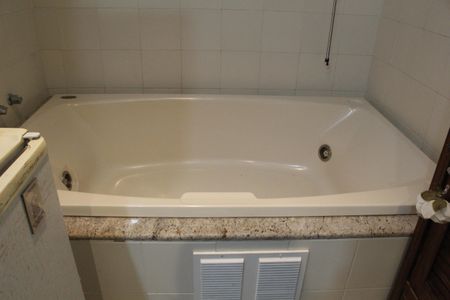 Casa de condomínio à venda com 293m², 6 quartos e 2 vagasBanheiro da Suíte