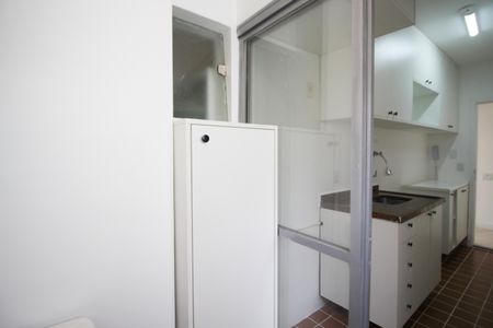 Apartamento para alugar com 65m², 2 quartos e 1 vagaÁrea de Serviço