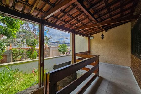 Casa à venda com 288m², 3 quartos e 2 vagasVaranda da Sala