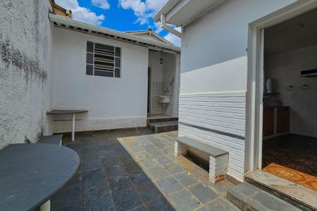 Casa à venda com 288m², 3 quartos e 2 vagasÁrea externa