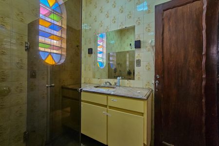 Casa à venda com 288m², 3 quartos e 2 vagasBanheiro